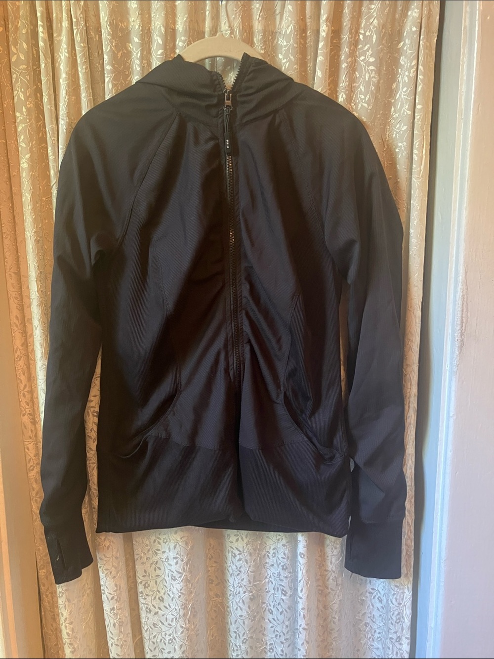 🌺 4 for 20.00, fleece lined windbreaker size small
